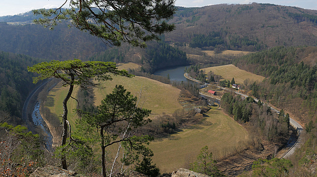 Hraběcí stolek se stal hvězdou sítí. Jedinečná vyhlídka se objevila i v hororu
