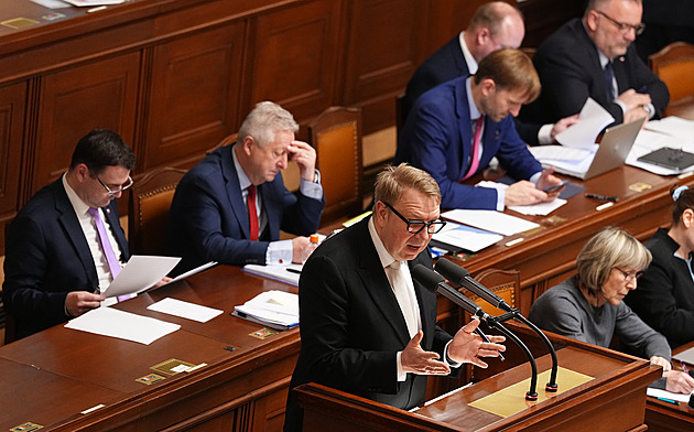 Trumpovi to vysvětlíme, opáčil Babiš na dotaz k výši výdajů na obranu