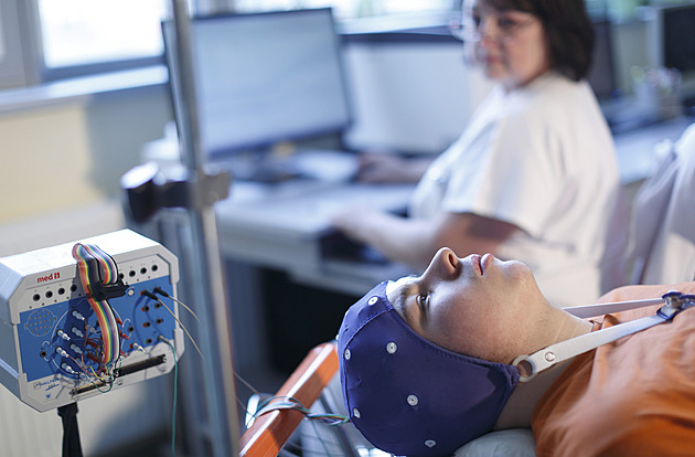 Epilepsie změnila vše. Ze zdravého dítěte se stal syn odkázaný na péči druhých