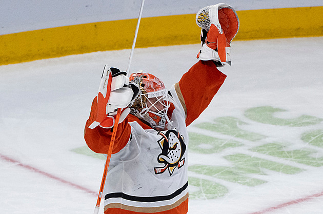 Trenér českých gólmanů: Dostál si drží svůj styl, u mladých nevidím přirozenost