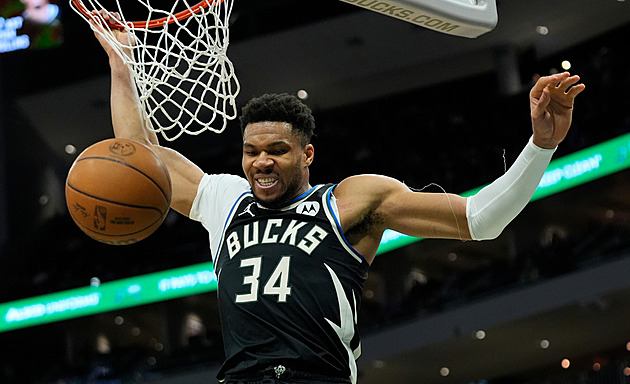 Spor o Janise. Proč nehraje? Je zraněný, anebo Bucks tankují prohry?