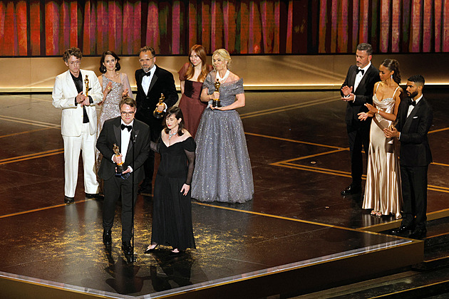 Vezeme domů zlatého plešouna! vzkazují Češi z Los Angeles po Oscarech