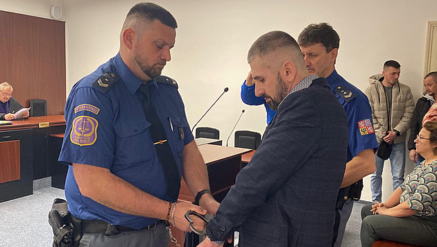 Třikrát jsi mě udeřil, teď je řada na mně. Za pobodání soka dostal Ukrajinec devět let