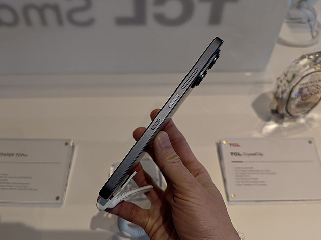 Fantastické, tento smartphone vydrží až 26 dní na příjmu. Stačí malá finta