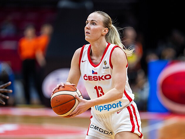 Petra Hole��nsk� se chyst� na st�elu v z�pase s Ji�n�m S�d�nem v kvalifikaci o...