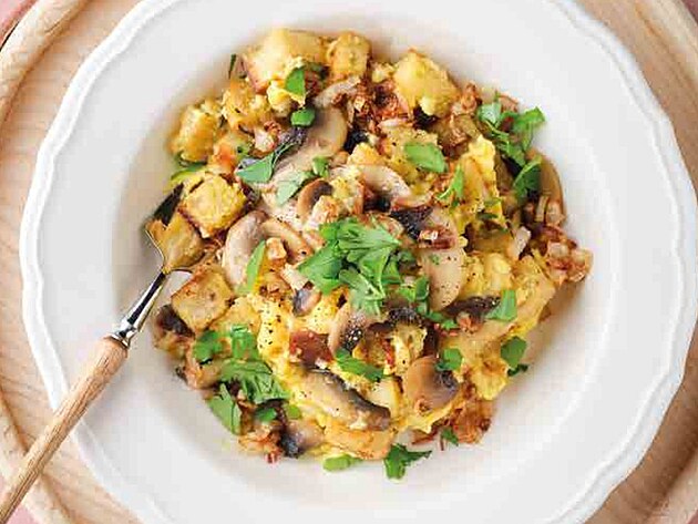 M�chan� vejce �à la bordeaux� podle receptu Marie Ba�ov�.