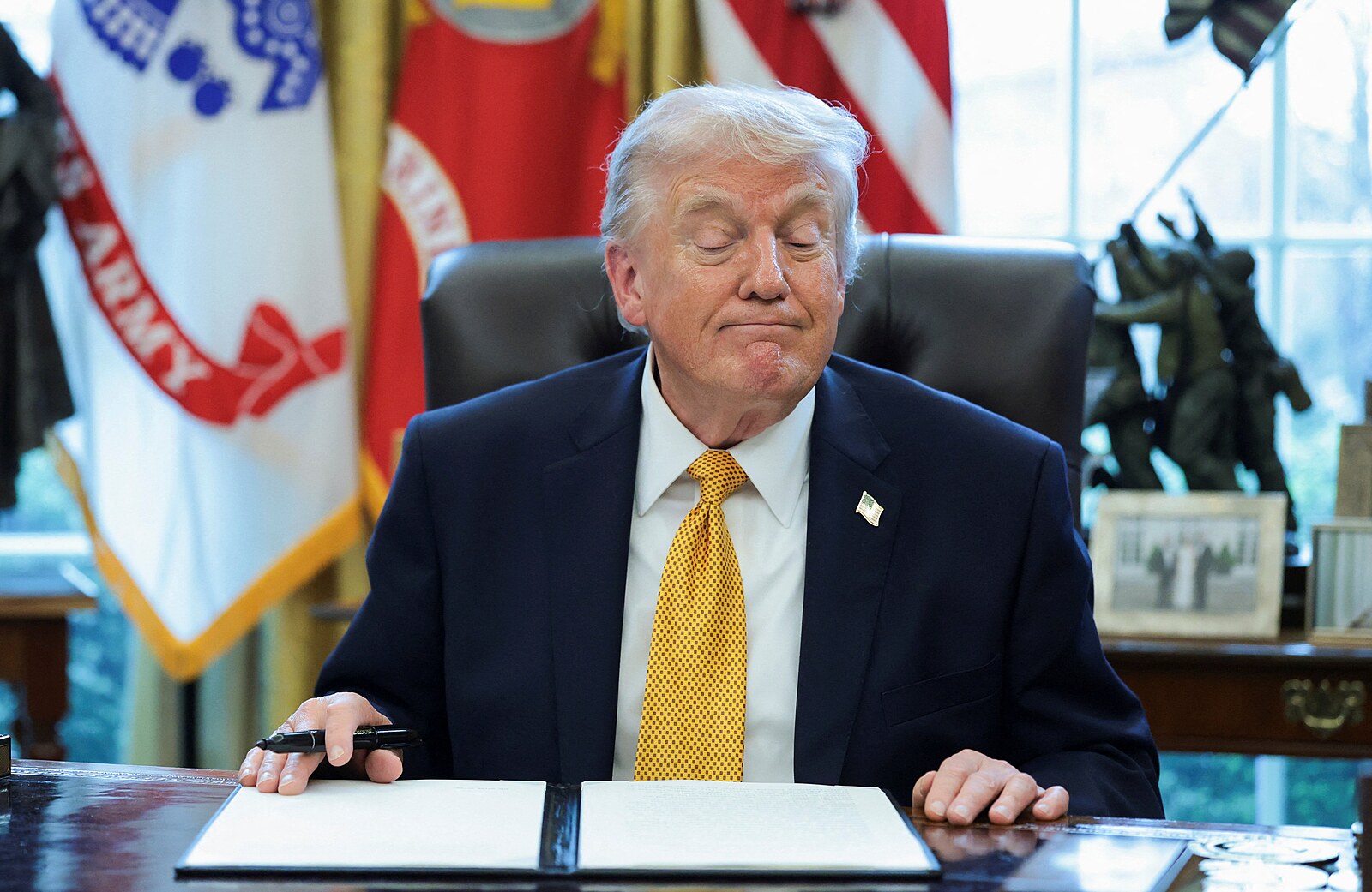 Jeden exprezident útok na Írán chválil, řekl Trump. Všichni čtyři to popřeli