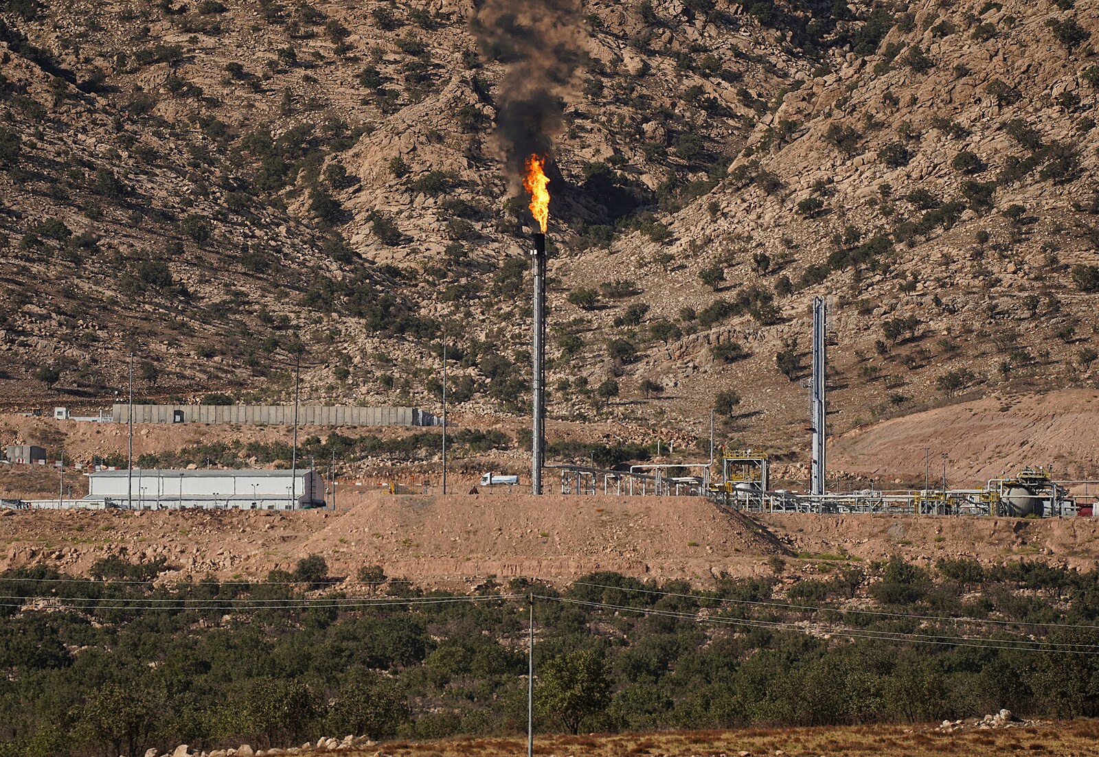 Terčem plynová pole, v Íránu i Kataru. Trpí kvůli tomu Irák, ropa podražila