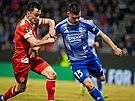 Olomoucký Ji�í Sláma (vpravo) v akci proti Mohu�i.