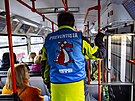 Na pravidla v brn�nské MHD dohlí�ejí od tohoto týdne preventisté. Cestující...