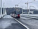 Zku�ební test tramvaje na novém Dvoreckém most� v Praze. (12. b�ezna 2026)