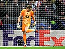 Antonín Kinský v úvodu zápasu osmifinále LM podklouzl a nabídl Atléticu gól. Za...