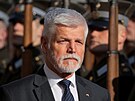 �eský prezident Petr Pavel si prohlí�í �estnou strá� v Rize. (10. b�ezna 2026)