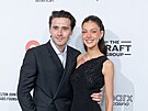 Brooklyn Peltz Beckham a Nicola Peltz Beckhamová na oscarové party Eltona Johna...