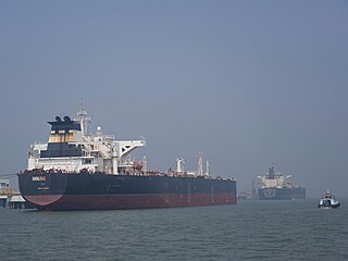 Tanker Shenlong p�epravil ropu ze Saúdské Arábie do Indie p�es Hormuzský...