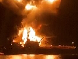 Íránské lod� zasáhly v iráckých vodách dva tankery