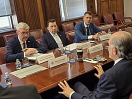 Vicepremiér Karel Havlí�ek ve Washingtonu jednal s americkým ministrem obchodu...