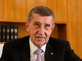 Premiér Andrej Babi�