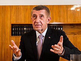 Premiér Andrej Babi�