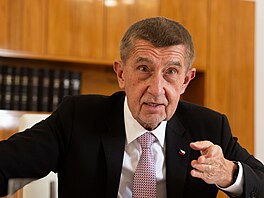 Premiér Andrej Babi�