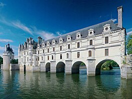 Tohle je hodn� zvlá�tní p�ípad. Nad �ekou Cher se toti� nevyvy�uje jen tak...