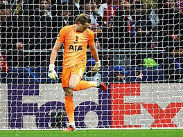 Antonín Kinský v úvodu zápasu osmifinále LM podklouzl a nabídl Atléticu gól. Za...