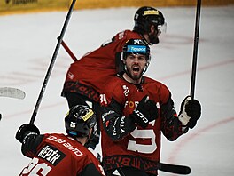 Spar�anský úto�ník Devin Shore se raduje z vyrovnávacího gólu.