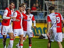 Slávisté se radují z gólu Mojmíra Chytila.