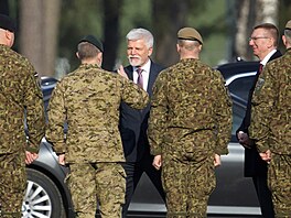 Prezident Petr Pavel nav�tívil �eské vojáky na základn� v Loty�sku. (11. b�ezna...