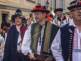 P�edseda Sn�movny a SPD Tomio Okamura, místop�edseda ANO Radek Vondrá�ek a...