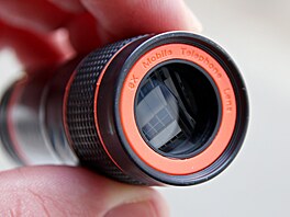 P�ídavné teleobjektivy pro smartphone