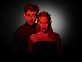 Marek Adamczyk a Aneta Krej�íková - Komedie omyl� - Letní shakespearovské...