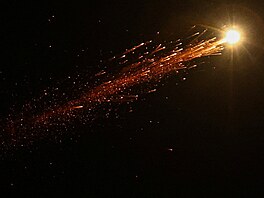 Íránská raketa letící sm�rem k Izraeli. (11. b�ezna 2026)