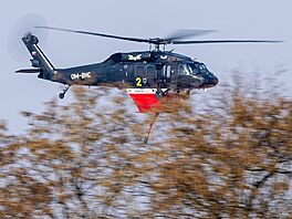 Na bocho�ském leti�ti u P�erova probíhá výcvik pilot� pro ha�ení po�ár� za...