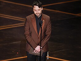 Kieran Culkin vyhla�uje dr�itele Oscara za nejlep�í mu�ský výkon ve vedlej�í...