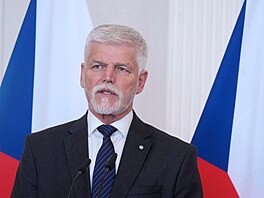 �eský prezident Petr Pavel b�hem tiskové konference v Rize. (10. b�ezna 2026)