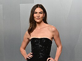 Karlie Klossová na Vanity Fair Oscar Party v Los Angeles (15. b�ezna 2026)