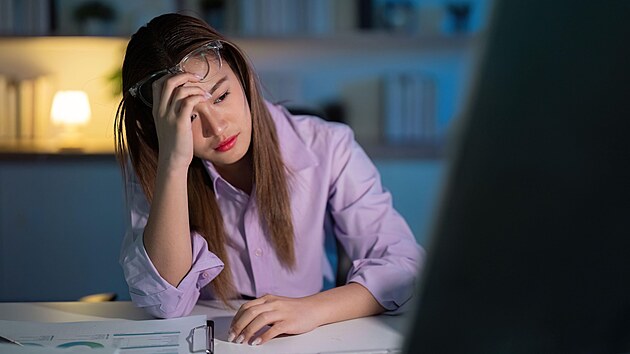 První práce po škole, najít ji může trvat. Co je potřeba vyřešit mezi školou a prací
