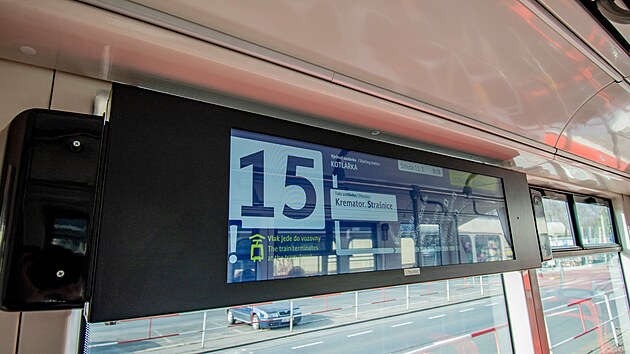 Tramvaje 14T jezd� po Praze u� 20 let. Dopravn� podnik je postupn� nech�v� modernizovat. (b�ezen 2026)