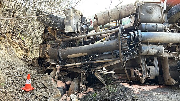 Nehoda cisterny p�ev�ej�c� kaly u K�cova na Kutnohorsku. (17. b�ezna 2026)