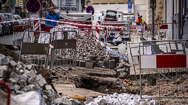 M�sto �niku a za�ehnut� plynu z 10. b�ezna v Dobrovsk�ho ulici v Praze pobl� budovy ministerstva vnitra. (11. b�ezna 2026)