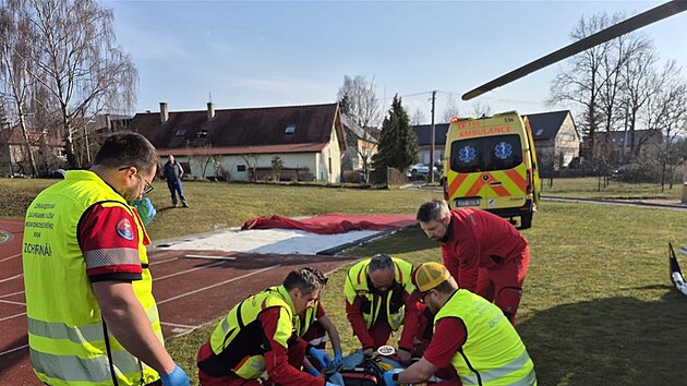 V�echny slo�ky integrovan�ho z�chrann�ho syst�mu zasahovaly u v�n� dopravn� nehody v obci Z�vi�ice na Novoji��nsku. Osobn� automobil tam srazil jeden�ctilet�ho chlapce. (10. b�ezna 2026)