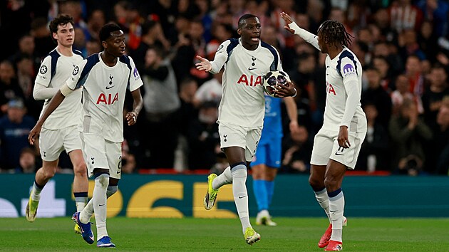 Şampiyonlar Ligi: Liverpool ve Barselona tekrarlar sayesinde ilerliyor