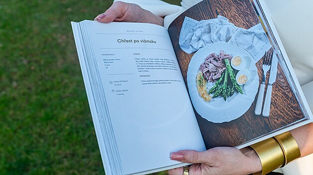P�edstaven� knihy Kucha�sk� um�n� prvn� d�my Zl�na Recepty Marie Ba�ov�. (b�ezen 2026)