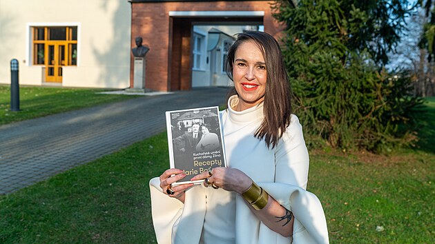 �editelka Nadace Tom�e Bati Gabriela Kon�it�kov�
p�edstavila svou novou knihu Kucha�sk� um�n� prvn� d�my Zl�na. (b�ezen 2026)