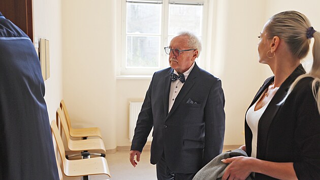 Okresn� soud v Jihlav� uznal �editele a majitele soukrom� grafick� �koly Milana Du��ka vinn�m z t�k�ho ubl�en� na zdrav� z nedbalosti. (11. b�ezna 2026)