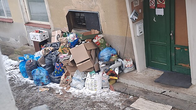 Takto to u ubytovny v Drahomy�li vypadalo, kdy� se sem za�ali st�hovat nov� n�jemn�ci.