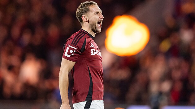 Spar�ansk� �to�n�k Jan Kuchta se raduje z g�lu.