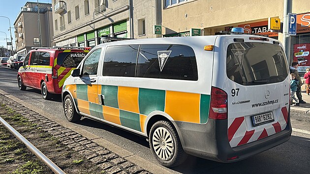 D�vku v Praze srazila tramvaj, na m�st� zem�ela. (13. b�ezna 2026)