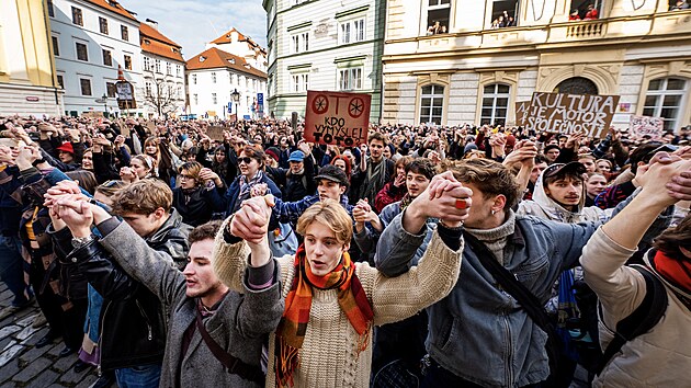 Demonstrace Stoj�me za kulturou!, kterou svolali studenti um�leck�ch vysok�ch �kol jako protest proti pl�novan�m �krt�m v rozpo�tu ministerstva kultury. (11. b�ezna 2026)